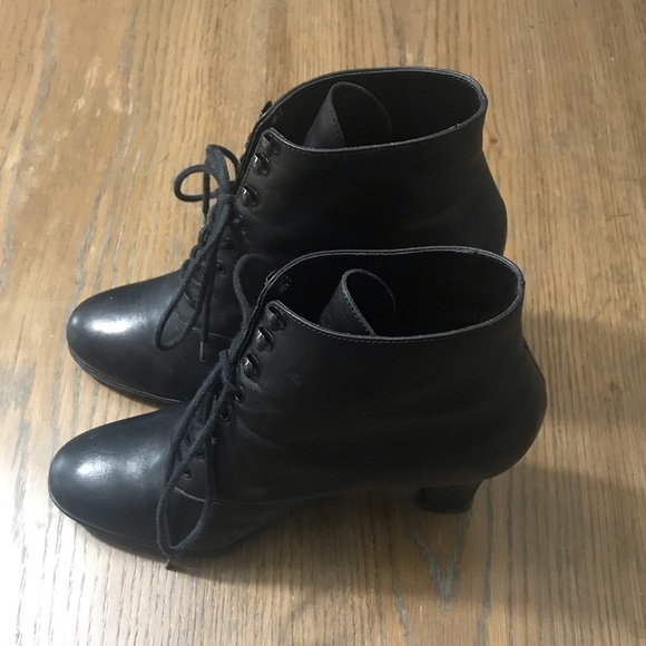 Mia Women’s Heeled Boots - Picture 2 of 5